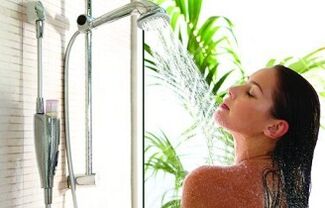 Est-il possible de prendre une douche contrastée pour varice